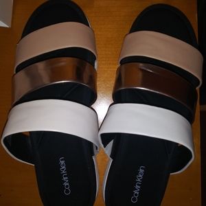 Like new Calvin Klein Dalana nappa slide sandals